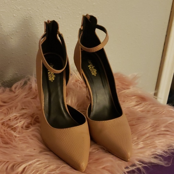 Heels - Picture 2 of 3